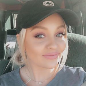 Meet your Posher, Lacey